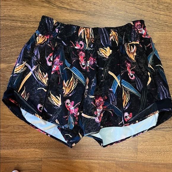 lululemon athletica Hotty Hot HR 4”Multicolor Athletic Shorts bundle size 8 - Picture 8 of 10